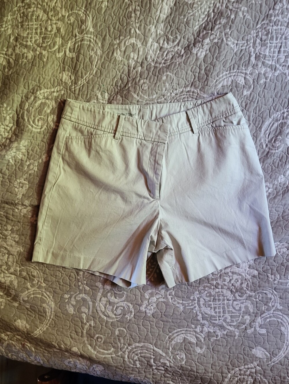 Talbots Women's Perfect Short Light Cream, Classy Summer Chino Style Size 8